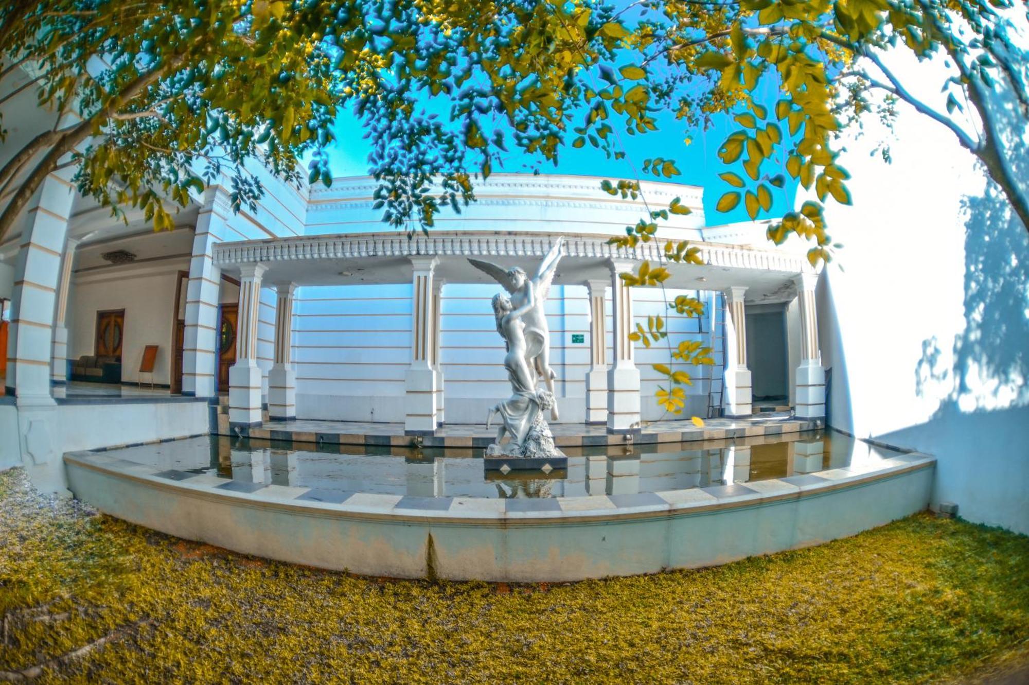 Hotel Golden Ray Dambulla Exterior photo