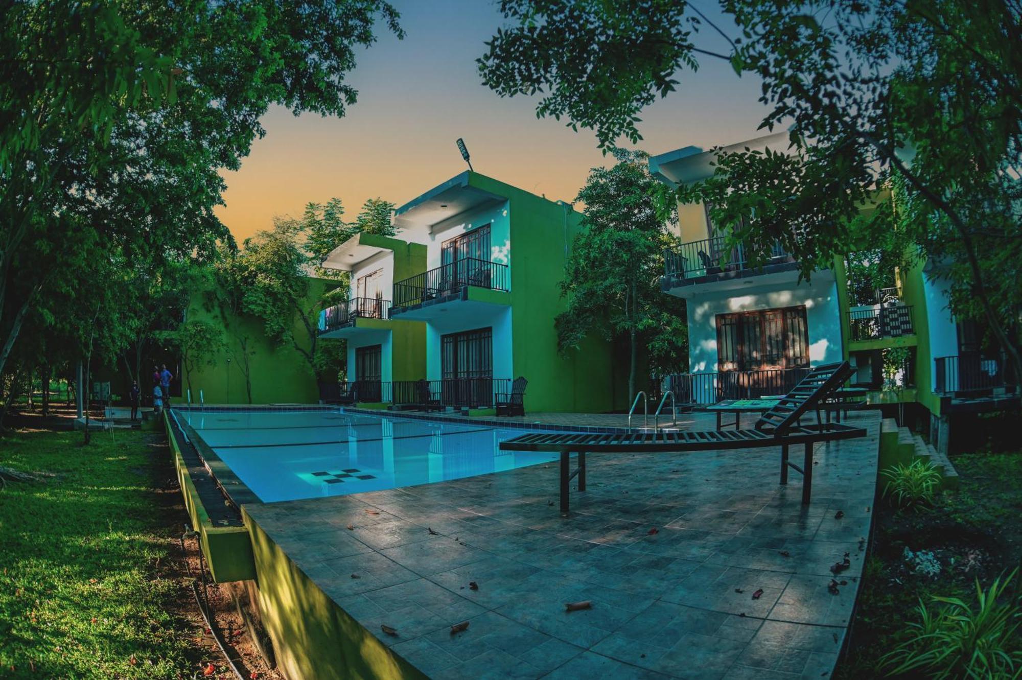 Hotel Golden Ray Dambulla Exterior photo