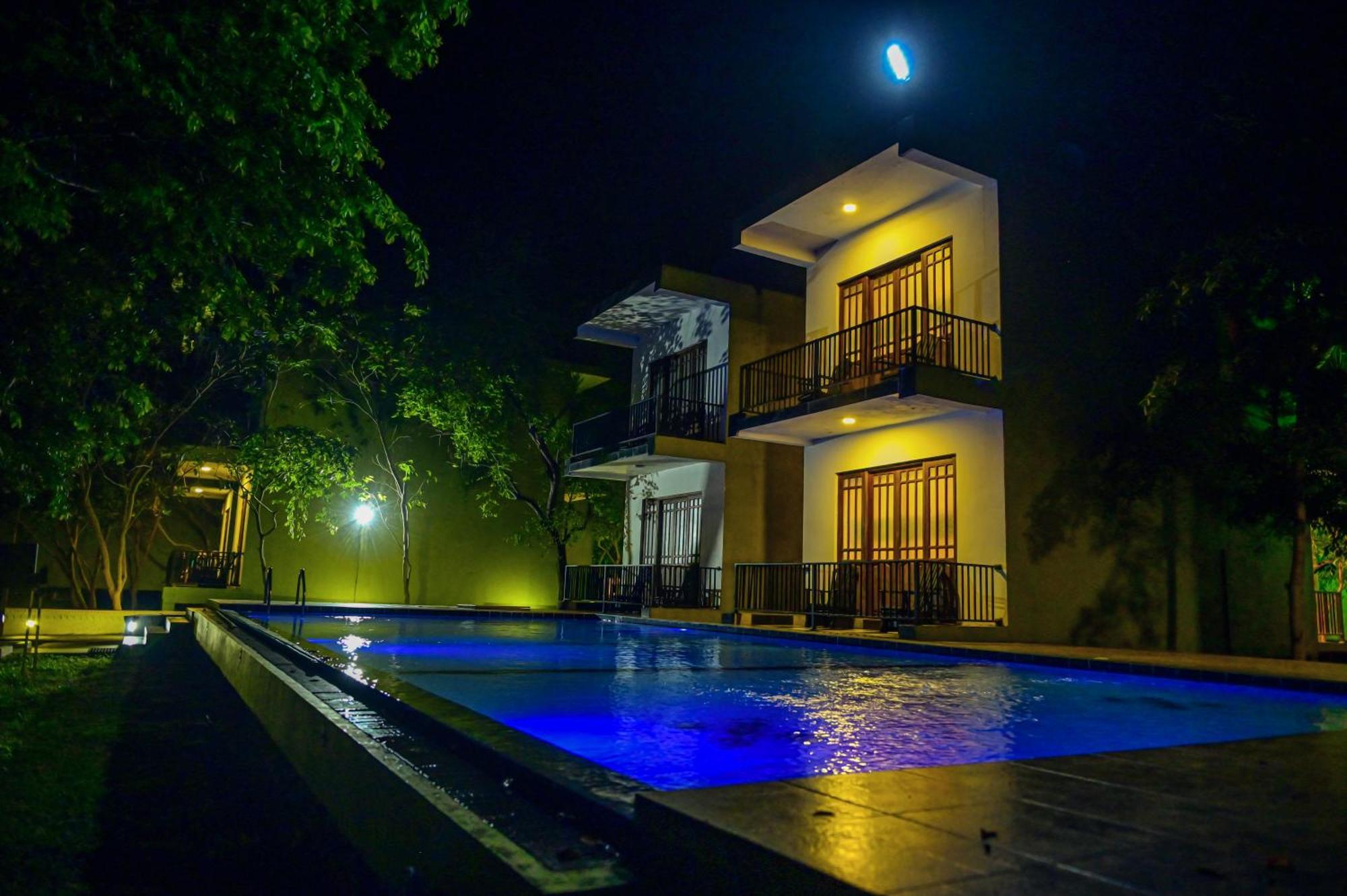 Hotel Golden Ray Dambulla Exterior photo