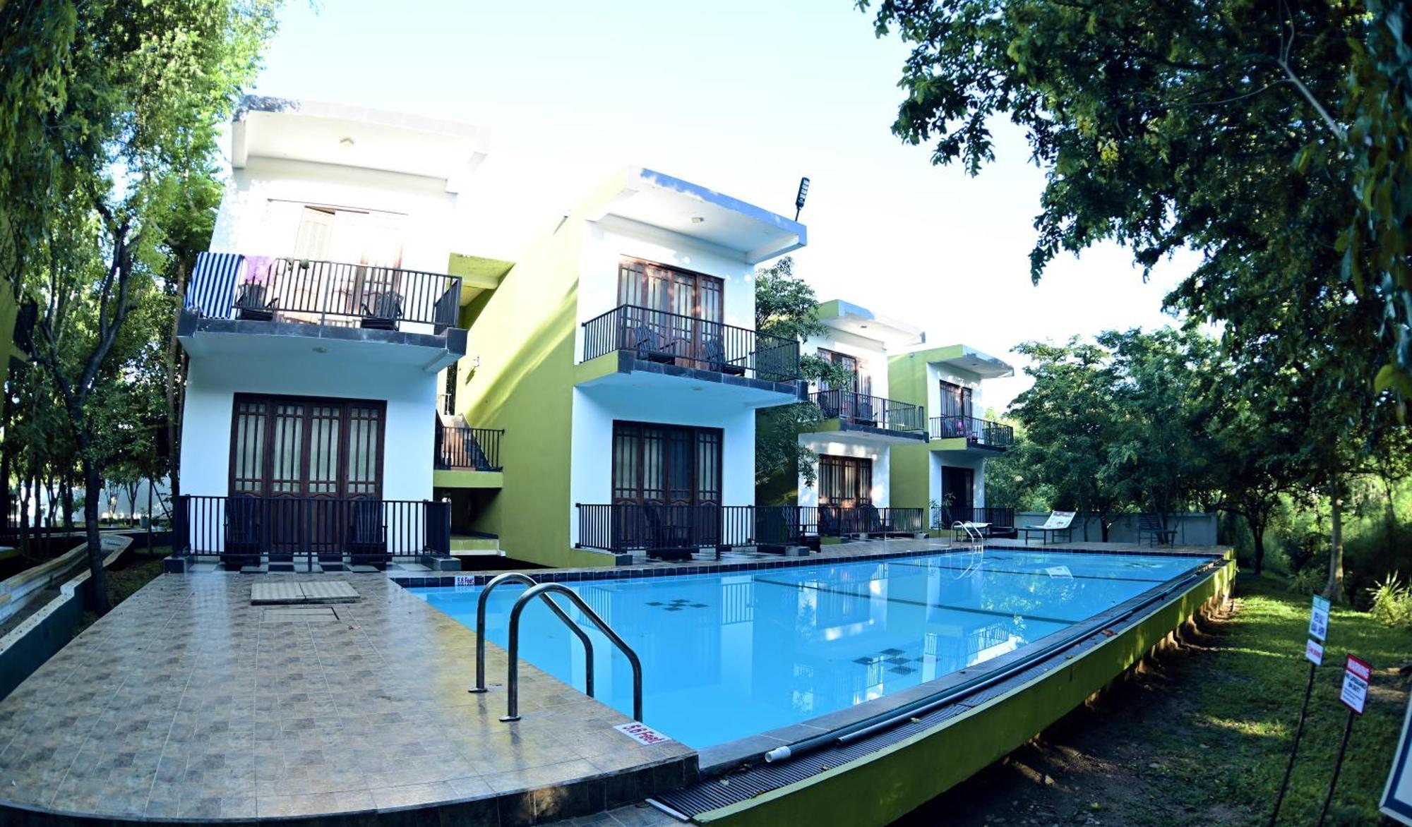 Hotel Golden Ray Dambulla Exterior photo